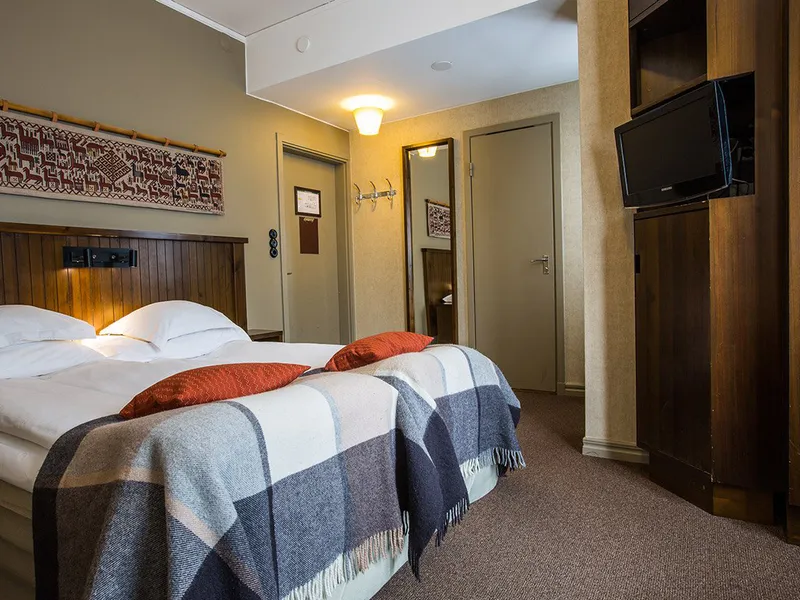 5dd66db223f58double room 4 anette andersson