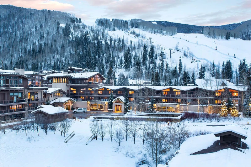 5df780957b016 Manor Vail Exerior
