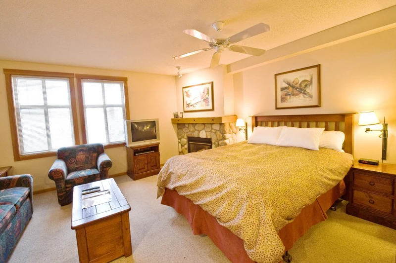 5df79d2f6e296 Tamarack STUDIO B