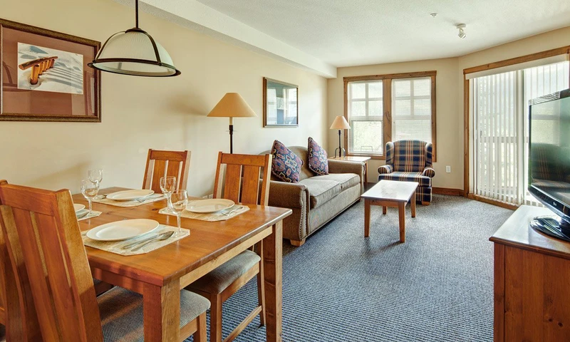 5df8df5eb0d8c Taynton 1 Bedroom