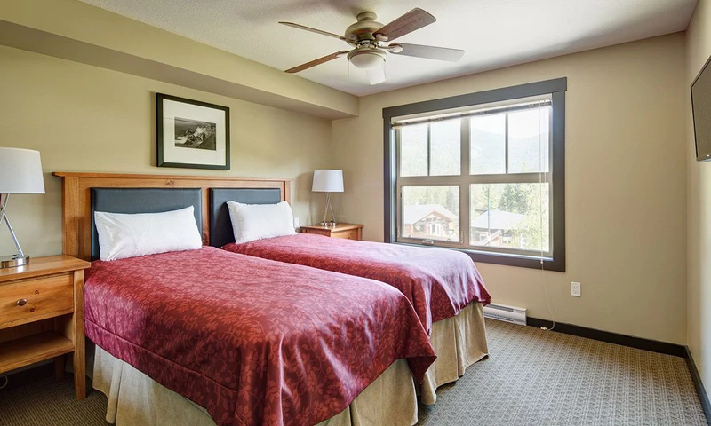 5dfa2b232ee7a Peaks Lodge Two Bed Condo Second Bedroom