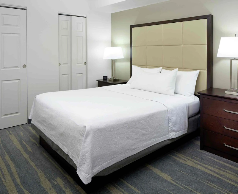 5dfa4f419b718 Hilton Homewood Suites One Bedroom Suite Queen Bed 3