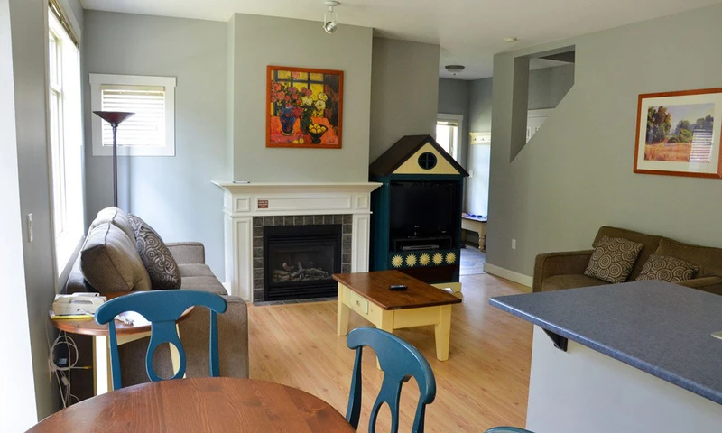 5dfb614a35697 Aurora Townhomes Living Room