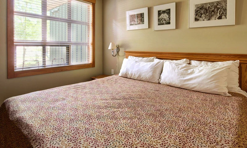 5dfb99e20ddad Riverbend Townhomes Bedroom