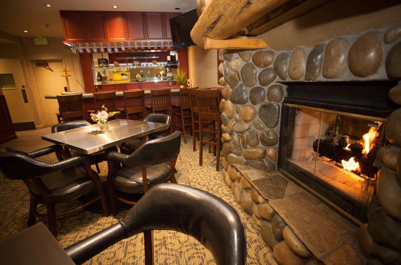 Forest Suites Resort - Al's Saloon