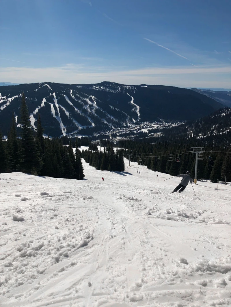 5e1f417439e89 Empty Slopes in Sun Peaks