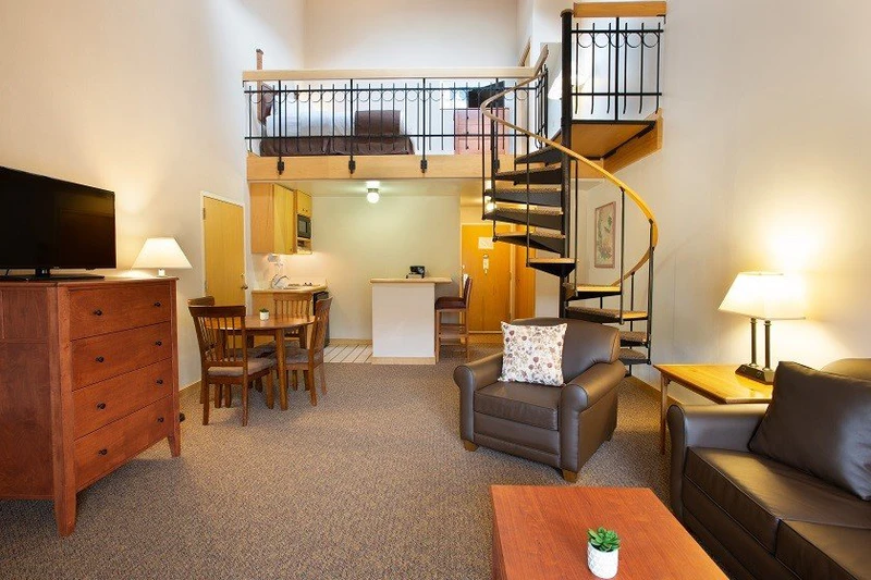 5e78a5e6d54cavintage lofted studio