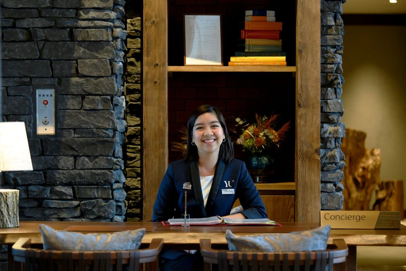 Yu Kiroro - Concierge Desk