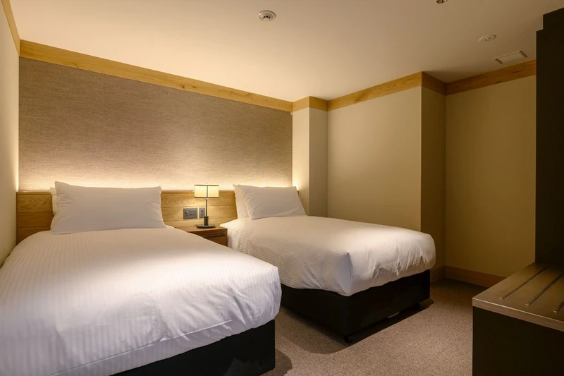 5e7e031e418fe YK 2 BR Suite twin