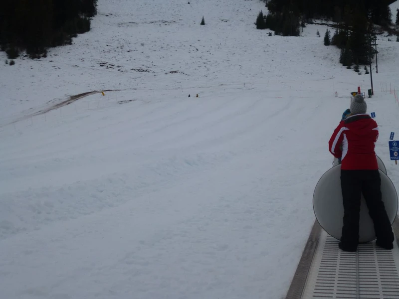 5e871b8a880435 Mount Norquay Snowtubing