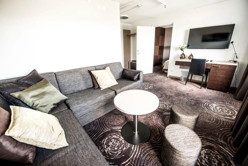 5fa90f953b4be Riksgrnsen Hotel Suite 2