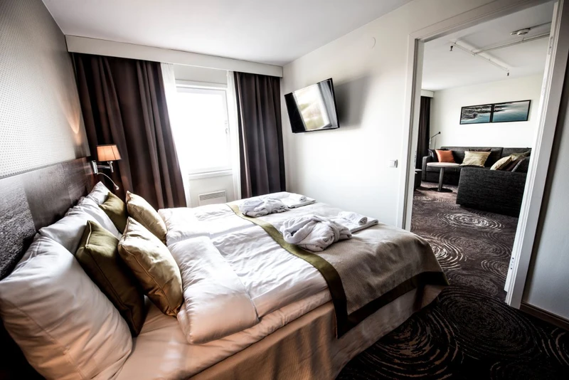 5fa90f95c68c2 Riksgrnsen Hotel Suite 3