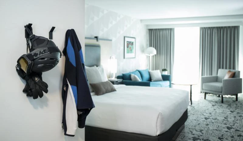 601a84f668e6c Deluxe King Studio Hooks