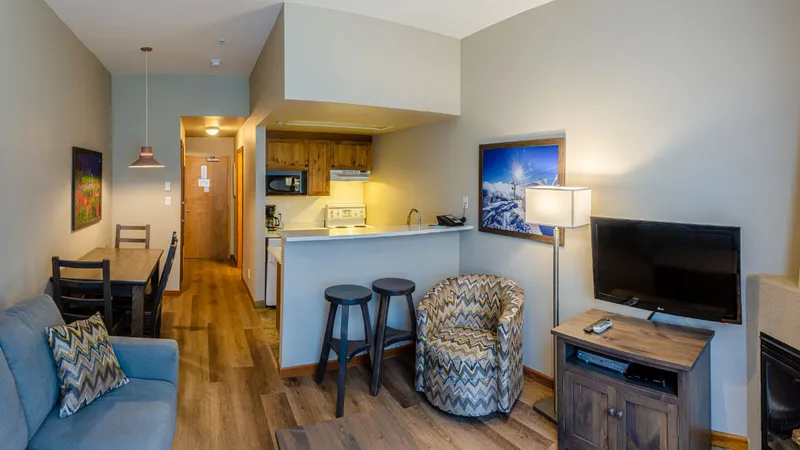 6266808f16dba Cahilty Hotel Suites Family Suite Studio 2