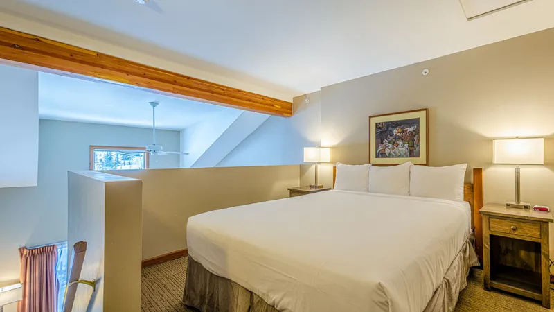 6266812e30a57 Cahilty Hotel Suites Loft King Upstairs