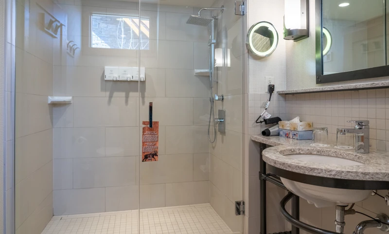 6284e25ebc88f Moose Hotel and Suites Rooftop One Bedroom Suite Bathroom