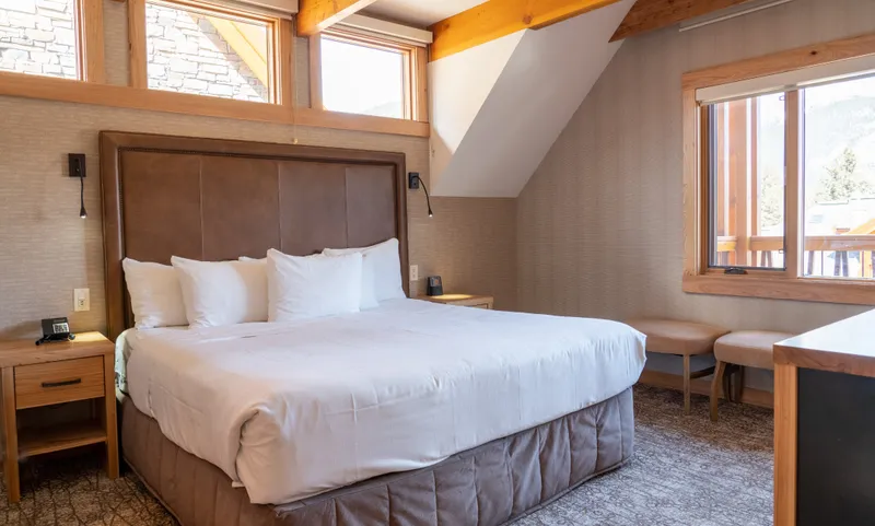 6284e25f7ea3f Moose Hotel and Suites Rooftop One Bedroom Suite Bedroom