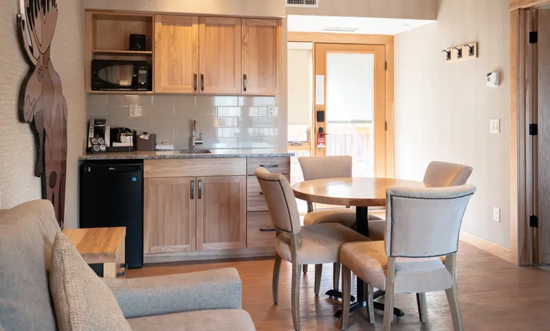 6284e26039ad5 Moose Hotel and Suites Rooftop One Bedroom Suite