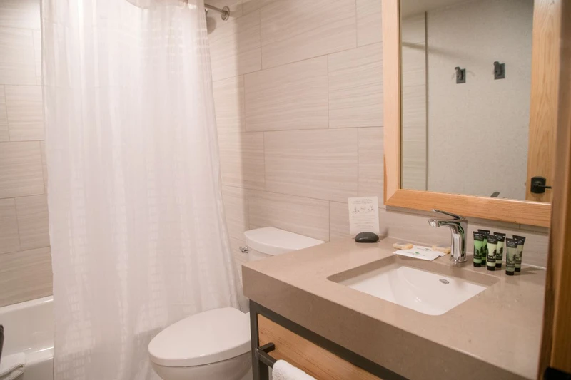 62860cf66a303 Tunnel Mountain Resort One Bedroom plus Loft Suite 3 Queens 11