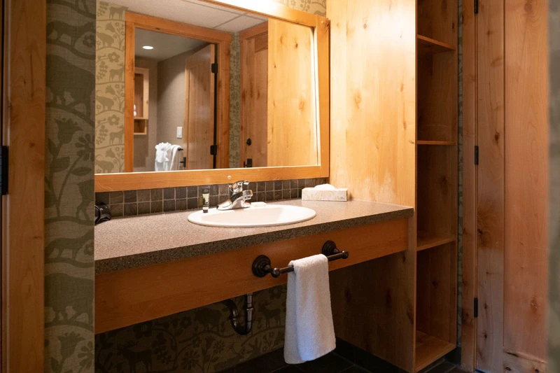 62862a843ac6c The Fox Hotel and Suites Hotel Room Two Doubles Bathroom