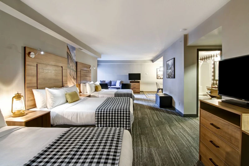 62aae9fde7875 Canalta Lodge Triple Queen