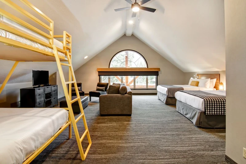 62aaf3ac8f8fb Canalta Lodge Loft with Bunk Beds