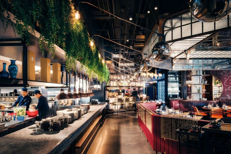 Paradox Hotel Vancouver Mott 32 Restaurant