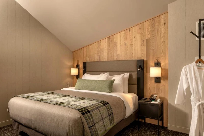 62bd6f664d702 The Peaks Hotel and Suites Loft Suite King Bed