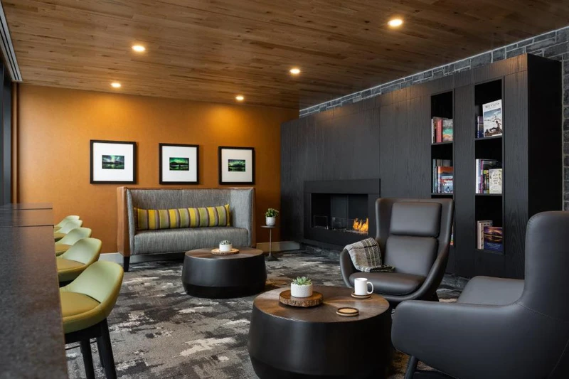 62bd78773ff10 The Peaks Hotel and Suites Living Room