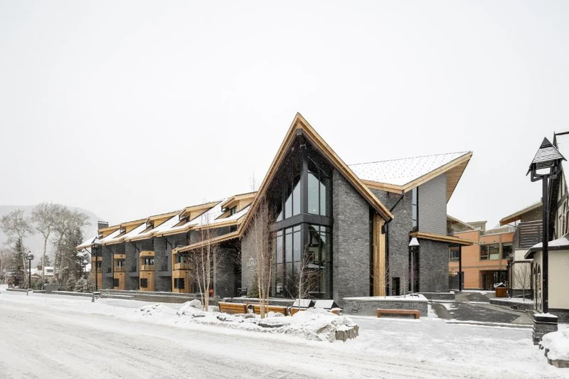 62beaf5e0c2bb The Peaks Hotel Suites Exterior