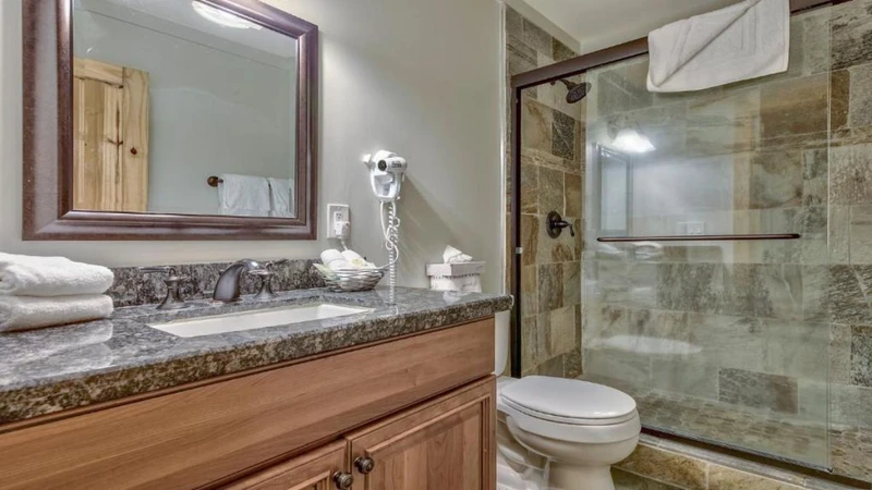 62cbf19c177d0 Lakeland Village Pinegrove Townhome Bathroom