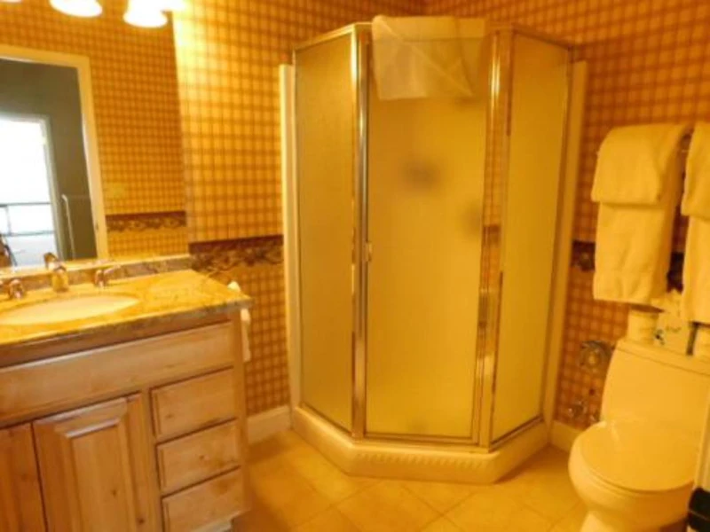 62cbf340a649c Lakeland Village Lakefront Townhome Bathroom