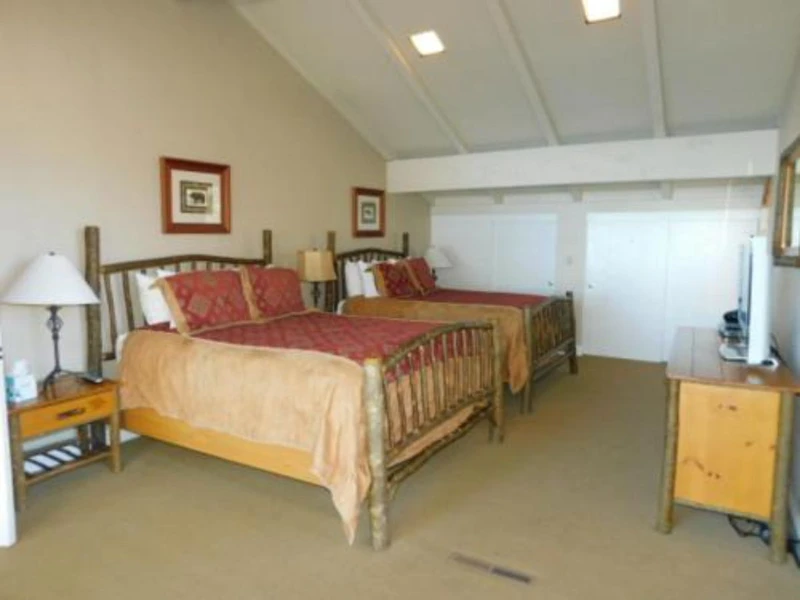 62cbf3426bafa Lakeland Village Lakefront Townhome