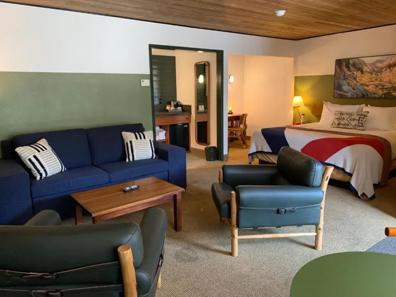 62cc229c6c913 Station House Inn State Suite Lounge