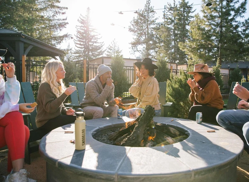 Station House Inn - Outdoor Fireplace