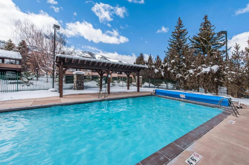 63495943cc28a Park Avenue Condos Pool 2
