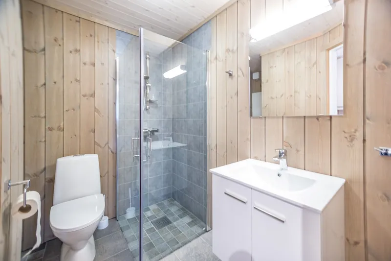 63610f2e416b2 Geilolia Forest Cabins Two Bedroom Apartment Bathroom