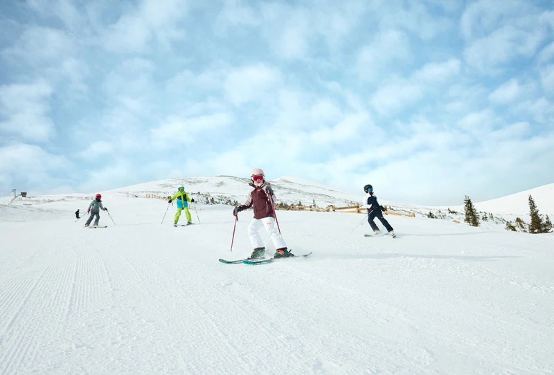 Family Skiing in Breckenridge © Andrew Maguire