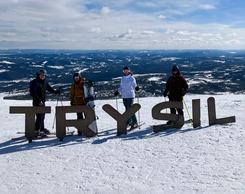 6447a3decf20d Still 17