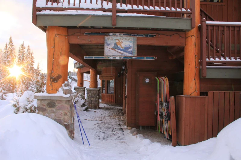 6479d16b06498 Vagabond Lodge Ski in ski out