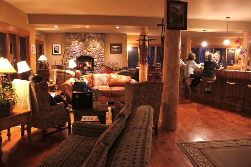 6479d16d12dc0 Vagabond Lodge Lobby Bar