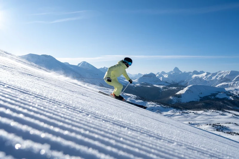 Steep Skiing in Banff © ReubenKrabbe