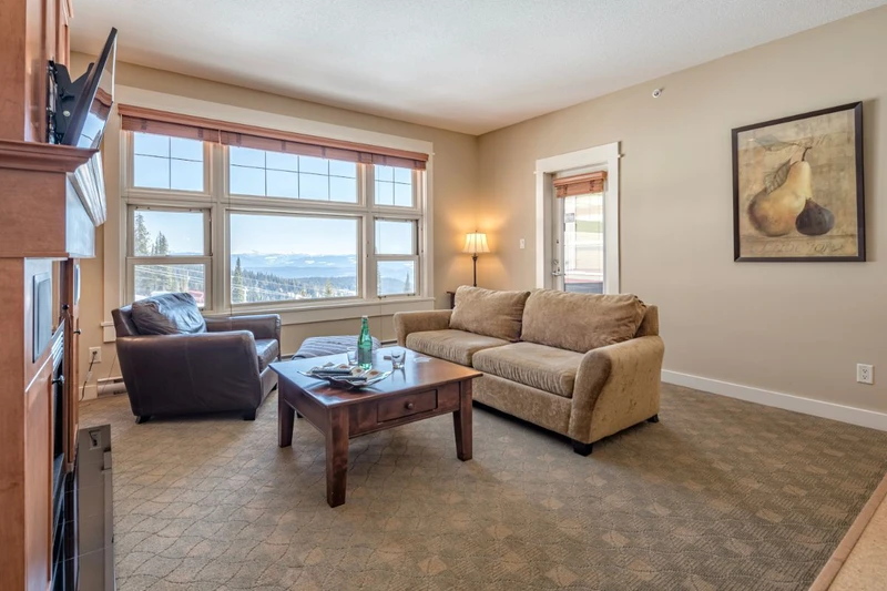 649c603b96439 Snowbird Lodge One Bedroom Executive Living Area