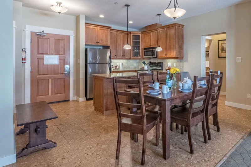 649d49b59bcb4 Snowbird Lodge Two Bedroom Executive Dining Area