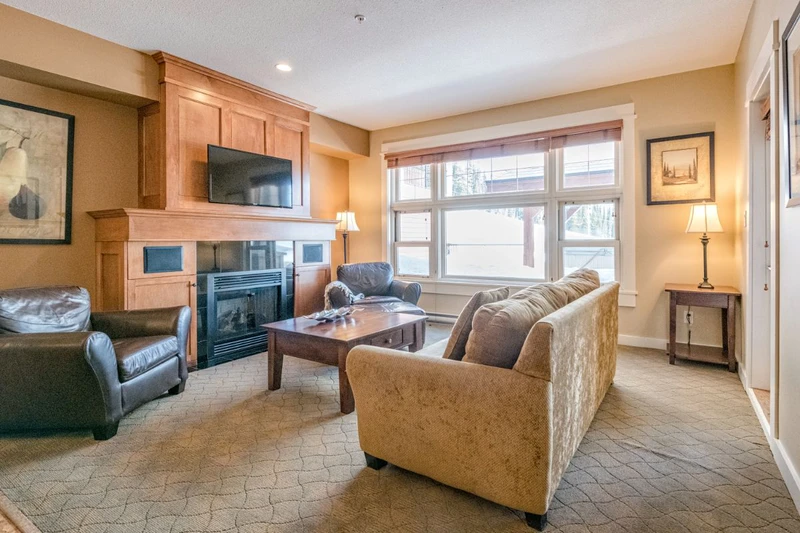 649d49b6a3ea2 Snowbird Lodge Two Bedroom Executive Living Area