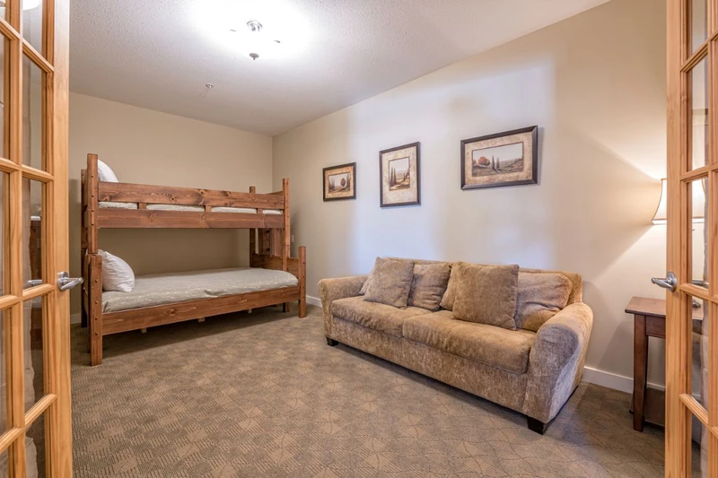 649d4a352675d Snowbird Lodge Two Bedroom Executive with Den Den
