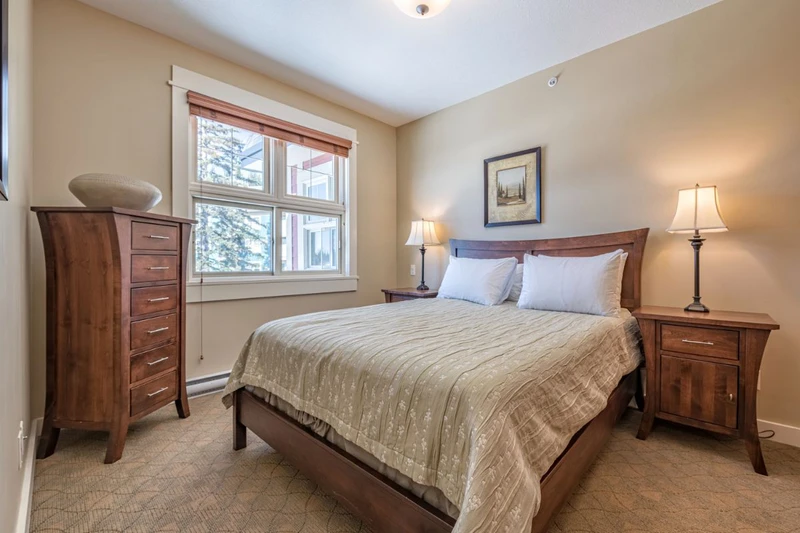 649d4b9839298 Snowbird Lodge Three Bedroom Executive King Bedroom