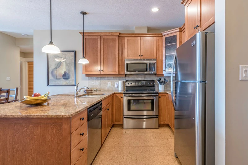 649d4b98a3952 Snowbird Lodge Three Bedroom Executive Kitchen