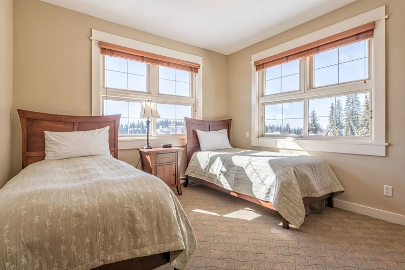 649d4b99caf55 Snowbird Lodge Three Bedroom Executive Twin Bedroom