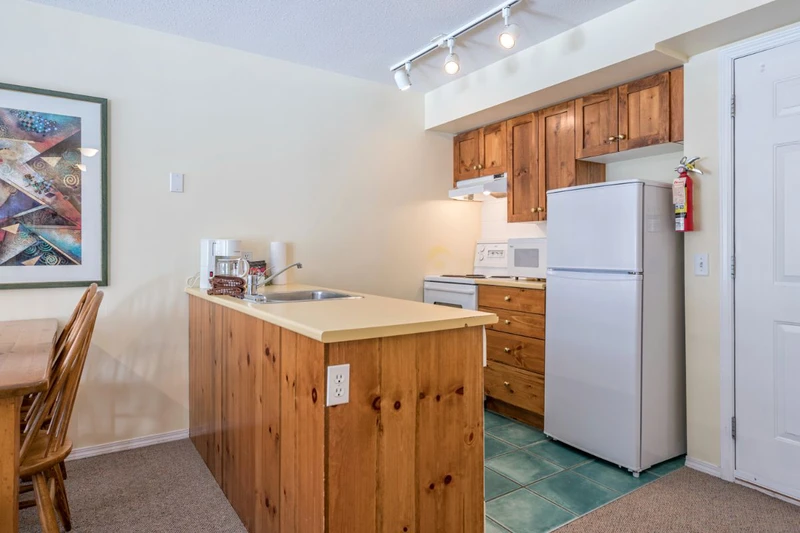 649d59cca7e07 Silver Creek Lodge One Bedroom Suite Kitchen